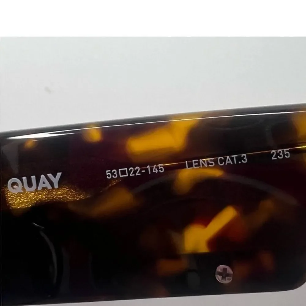 NWT Quay notorious Neutral Tort Frame / Smoke Lens Brand New in Case